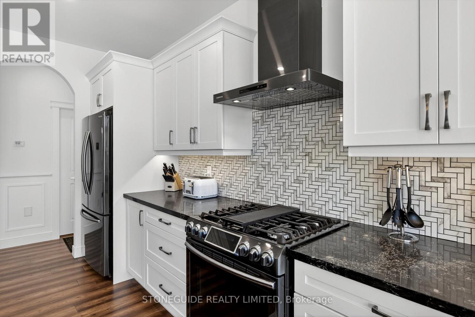 105 ARNOTT DRIVE - 14