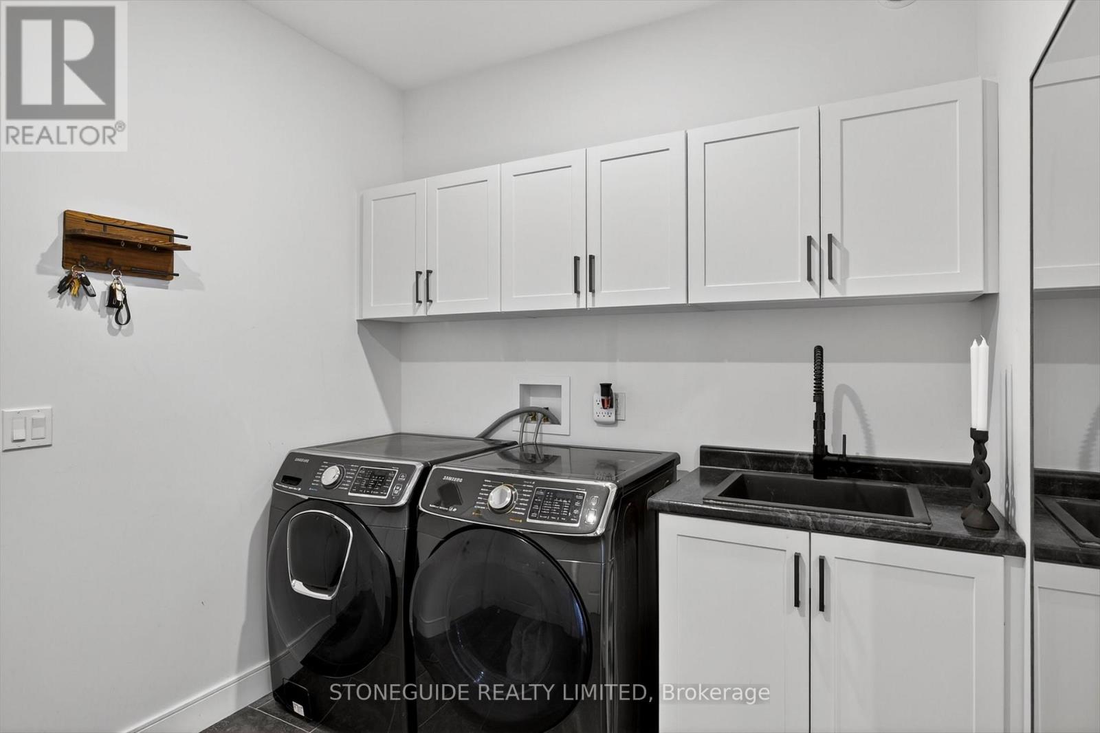 105 ARNOTT DRIVE - 26