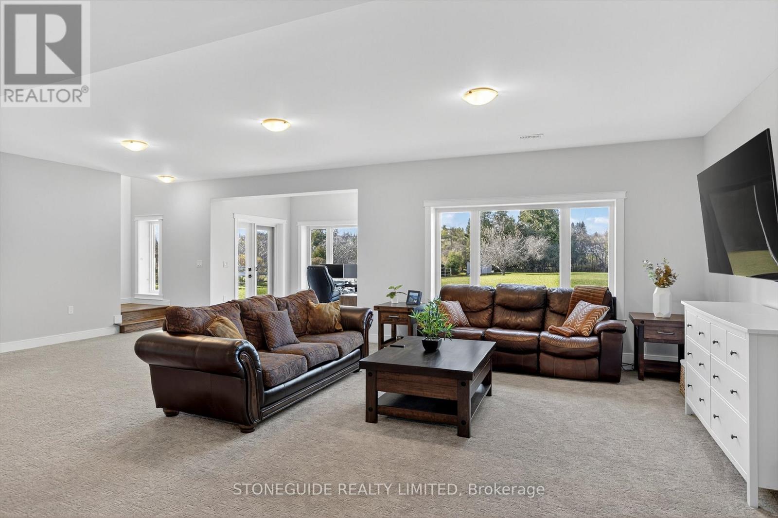 105 ARNOTT DRIVE - 27