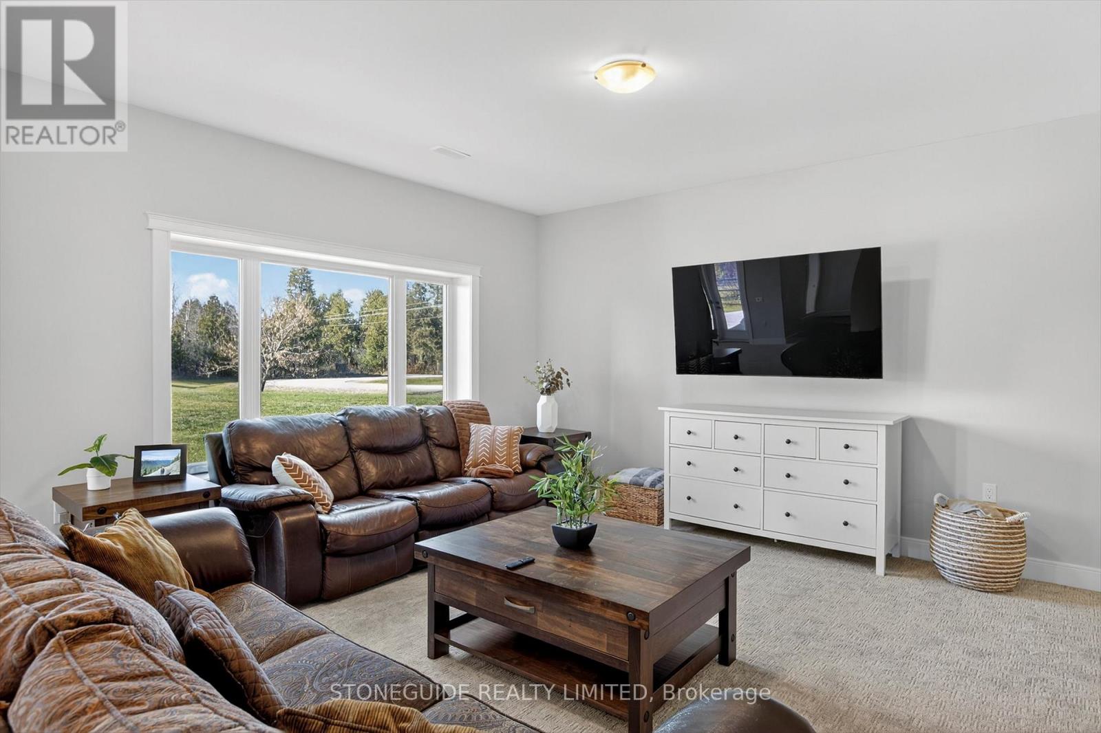 105 ARNOTT DRIVE - 28
