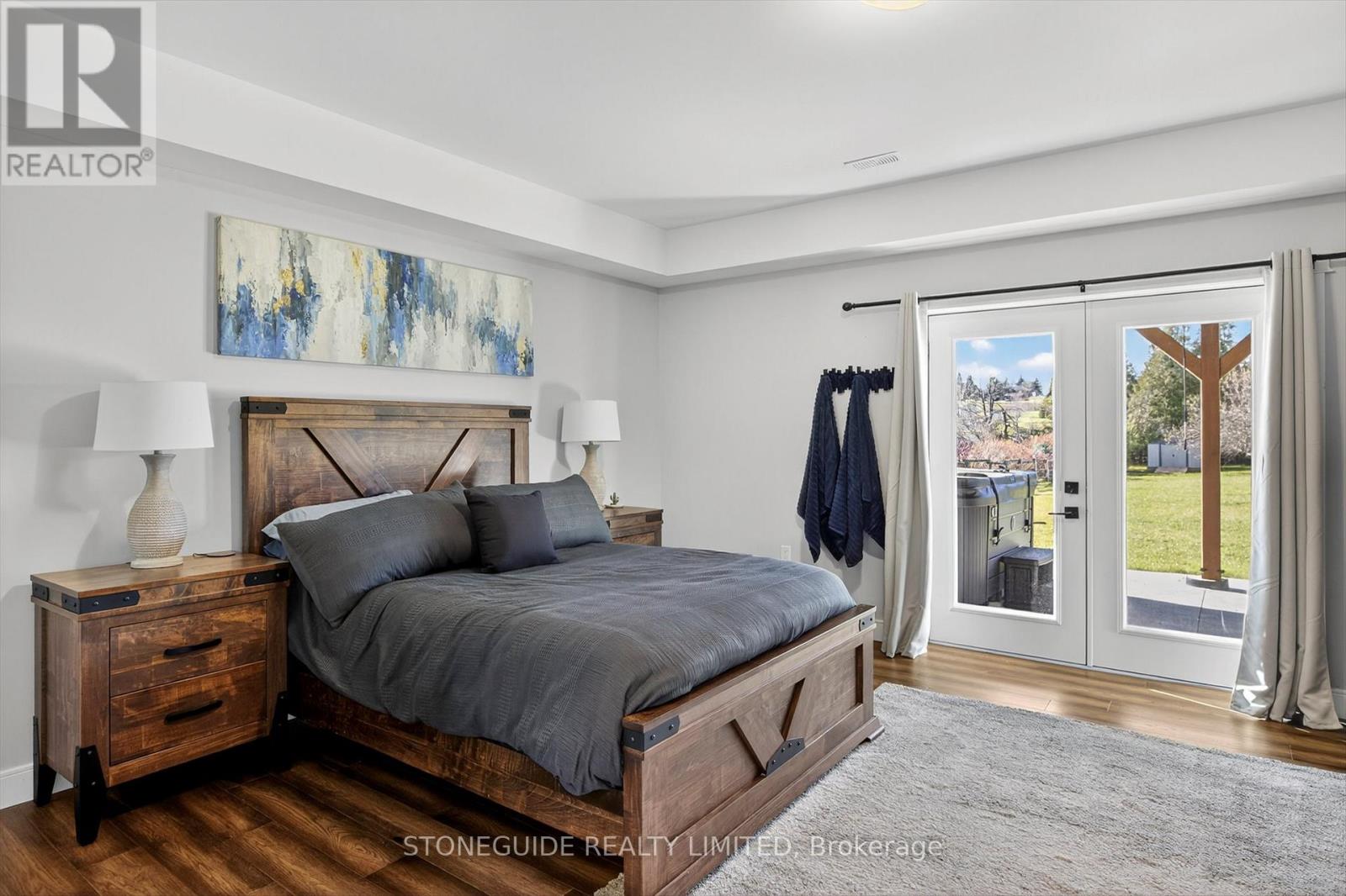 105 ARNOTT DRIVE - 33