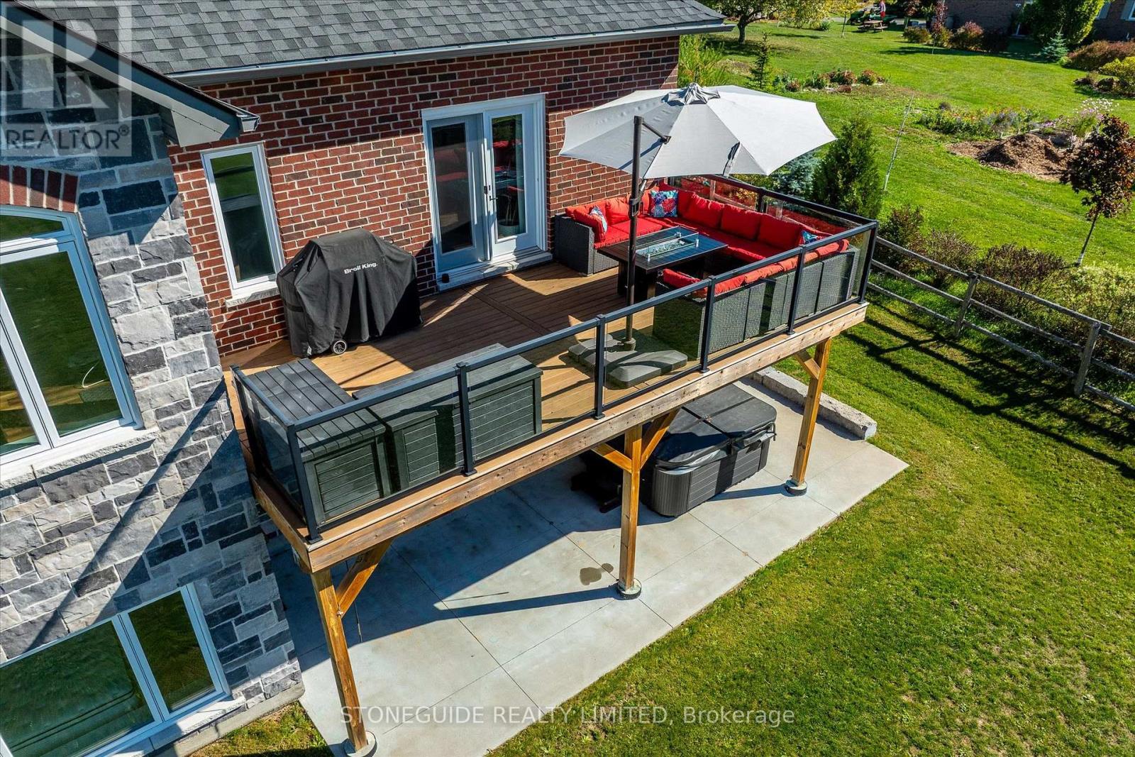105 ARNOTT DRIVE - 39