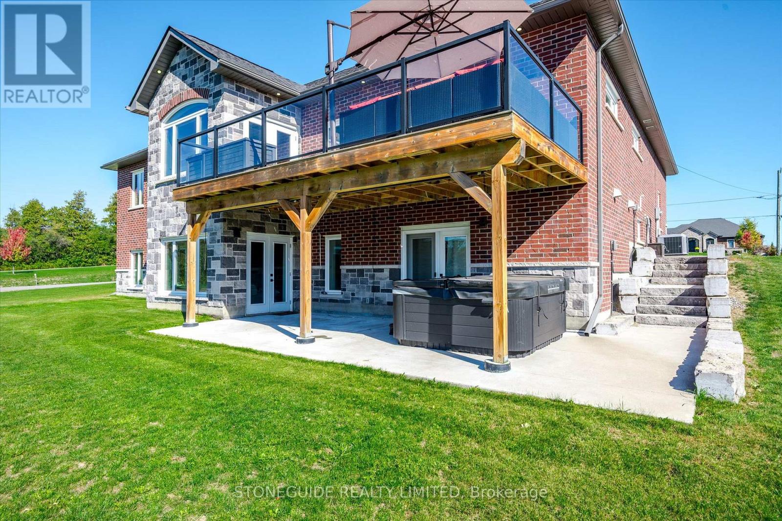 105 ARNOTT DRIVE - 40