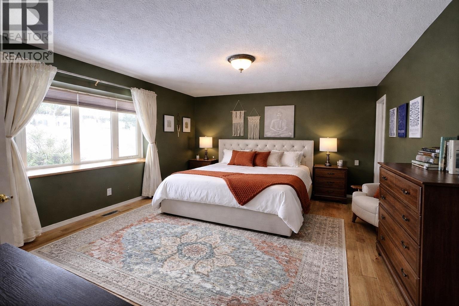 4824 GAIRDNER CRESCENT - 9