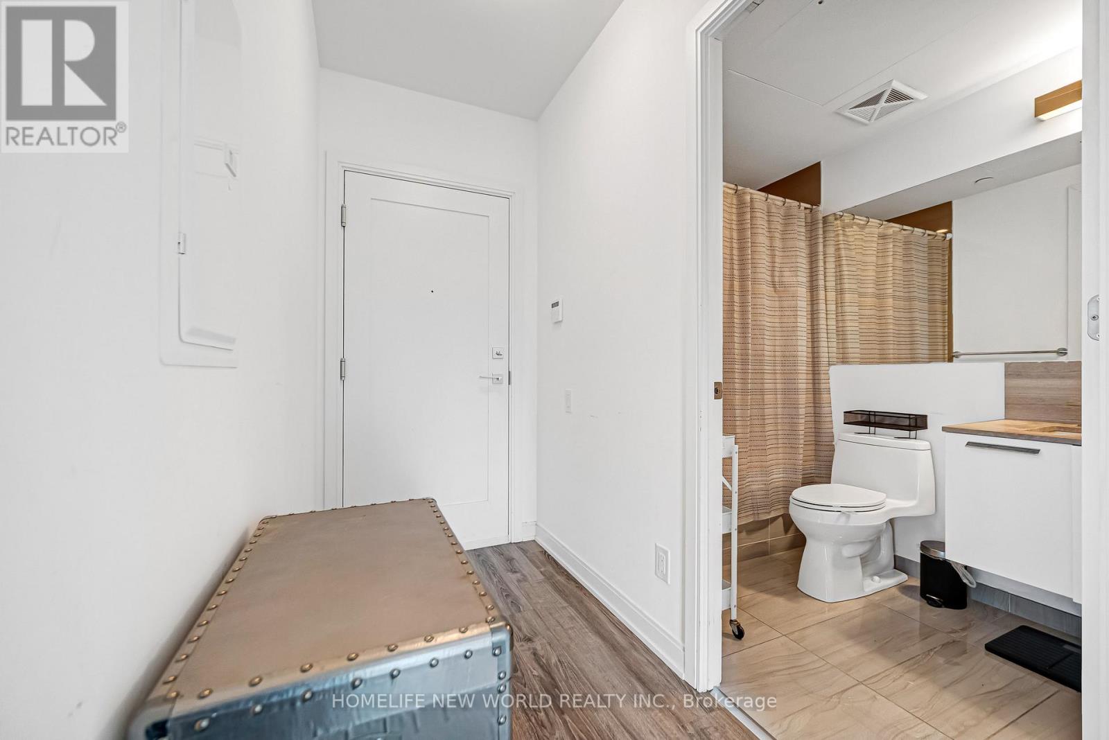 #1103 50 CHARLES STREET E - 24