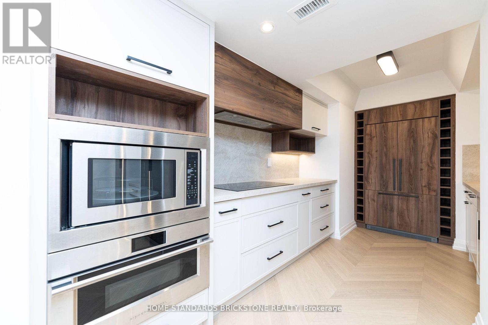 #805 61 ST CLAIR AVENUE W - 20