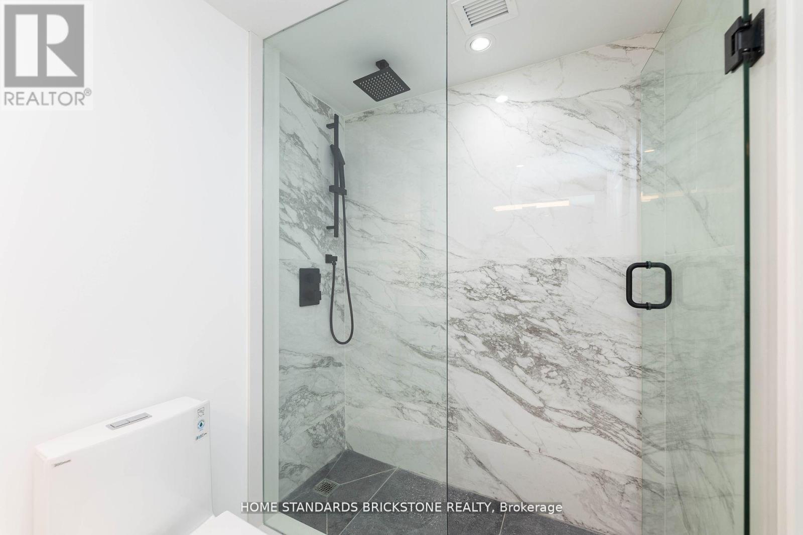 #805 61 ST CLAIR AVENUE W - 27
