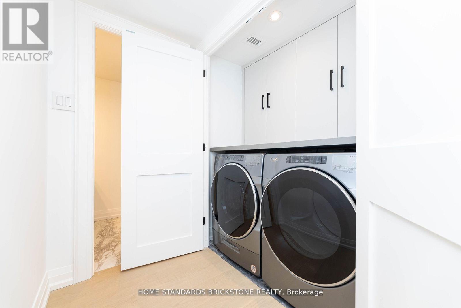 #805 61 ST CLAIR AVENUE W - 41