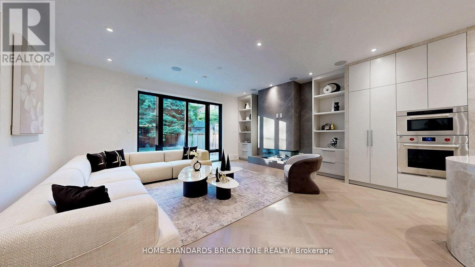 #805 61 ST CLAIR AVENUE W - 45