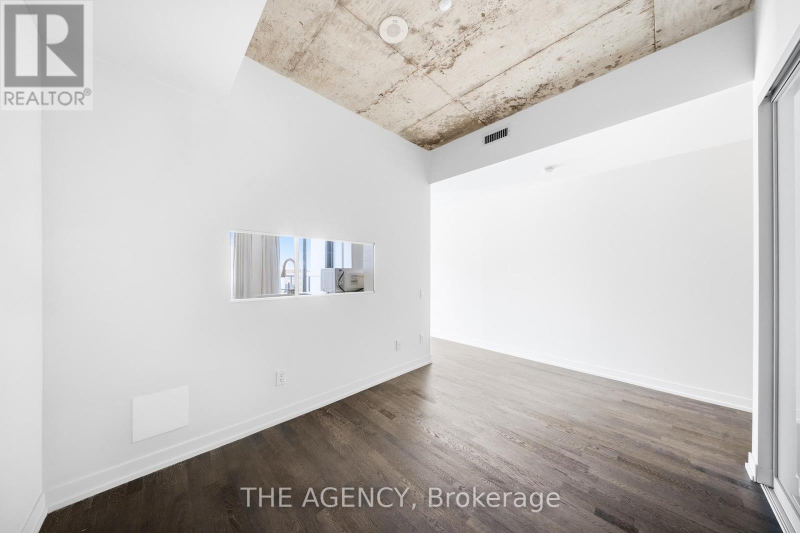 #508 560 KING STREET W - 11