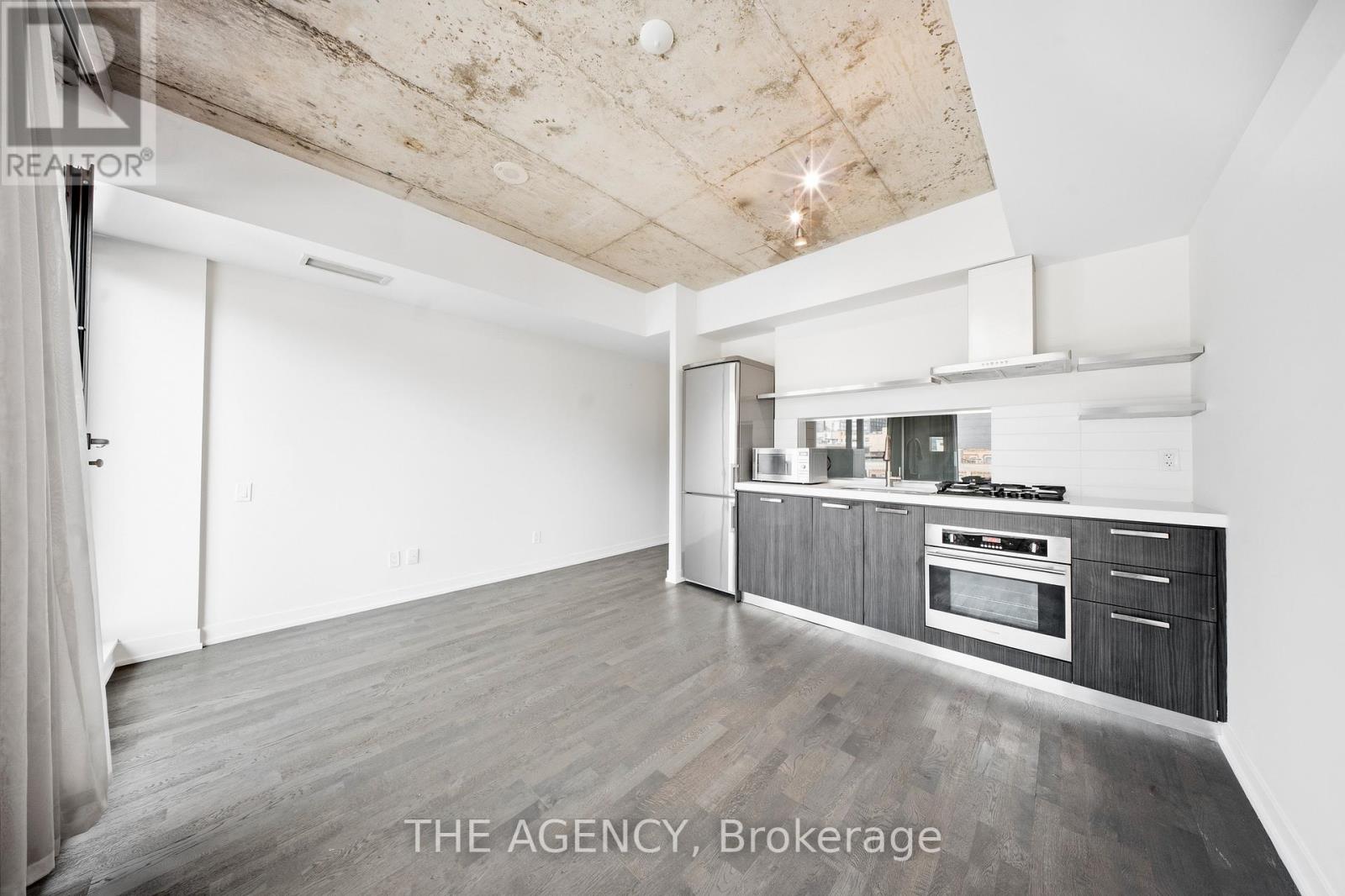 #508 560 KING STREET W - 19