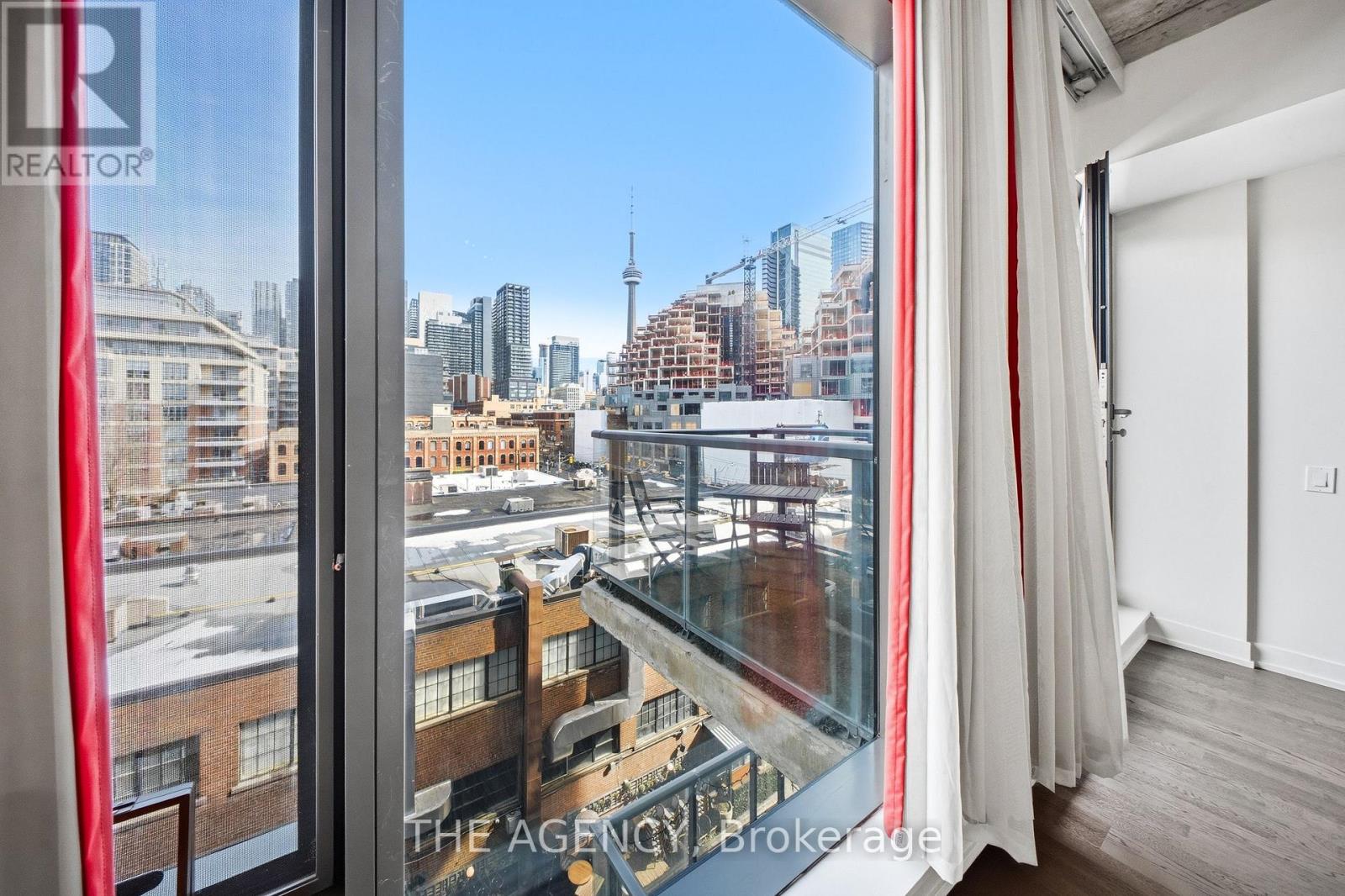 #508 560 KING STREET W - 22