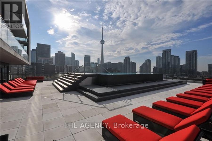 #508 560 KING STREET W - 33