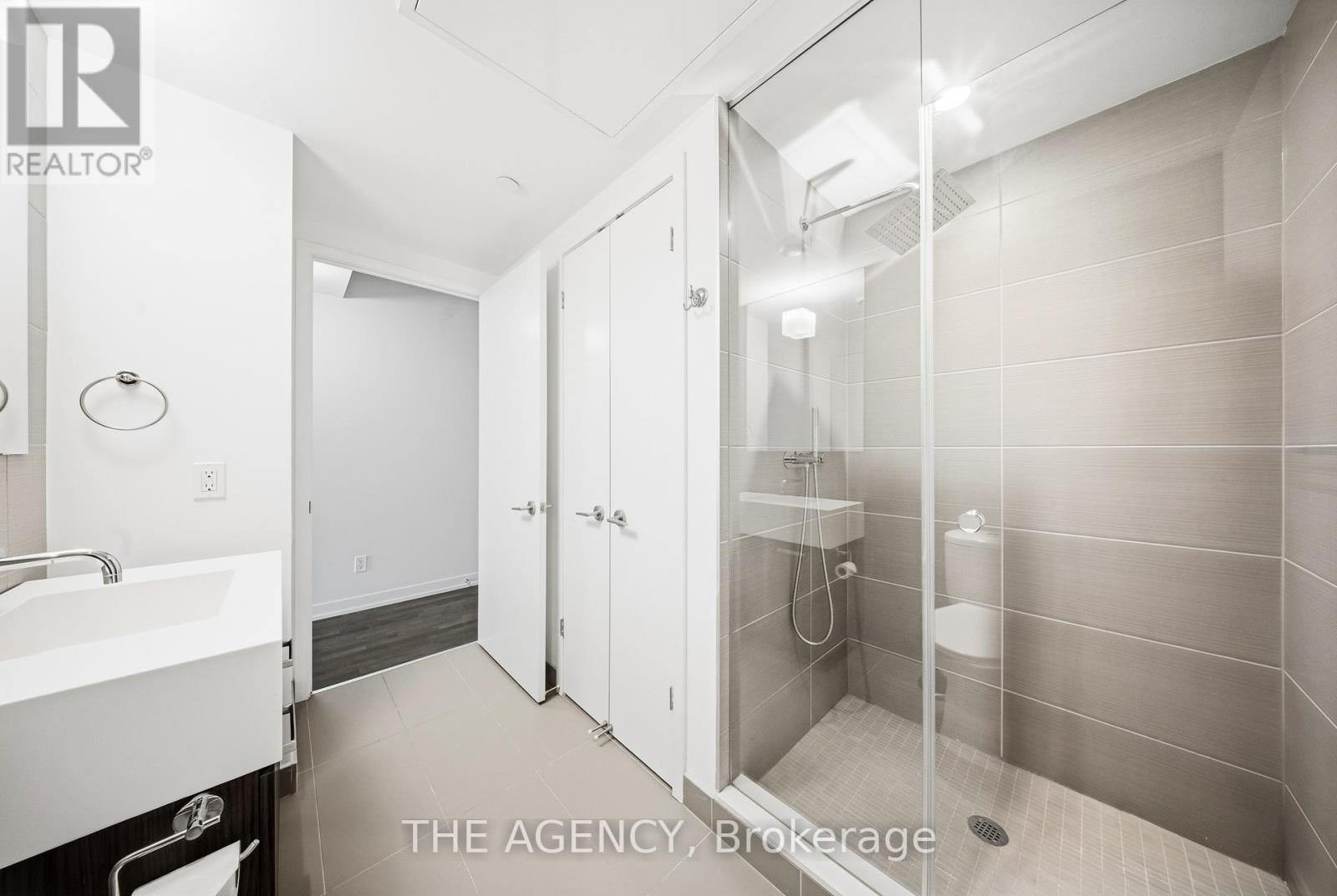 #508 560 KING STREET W - 8
