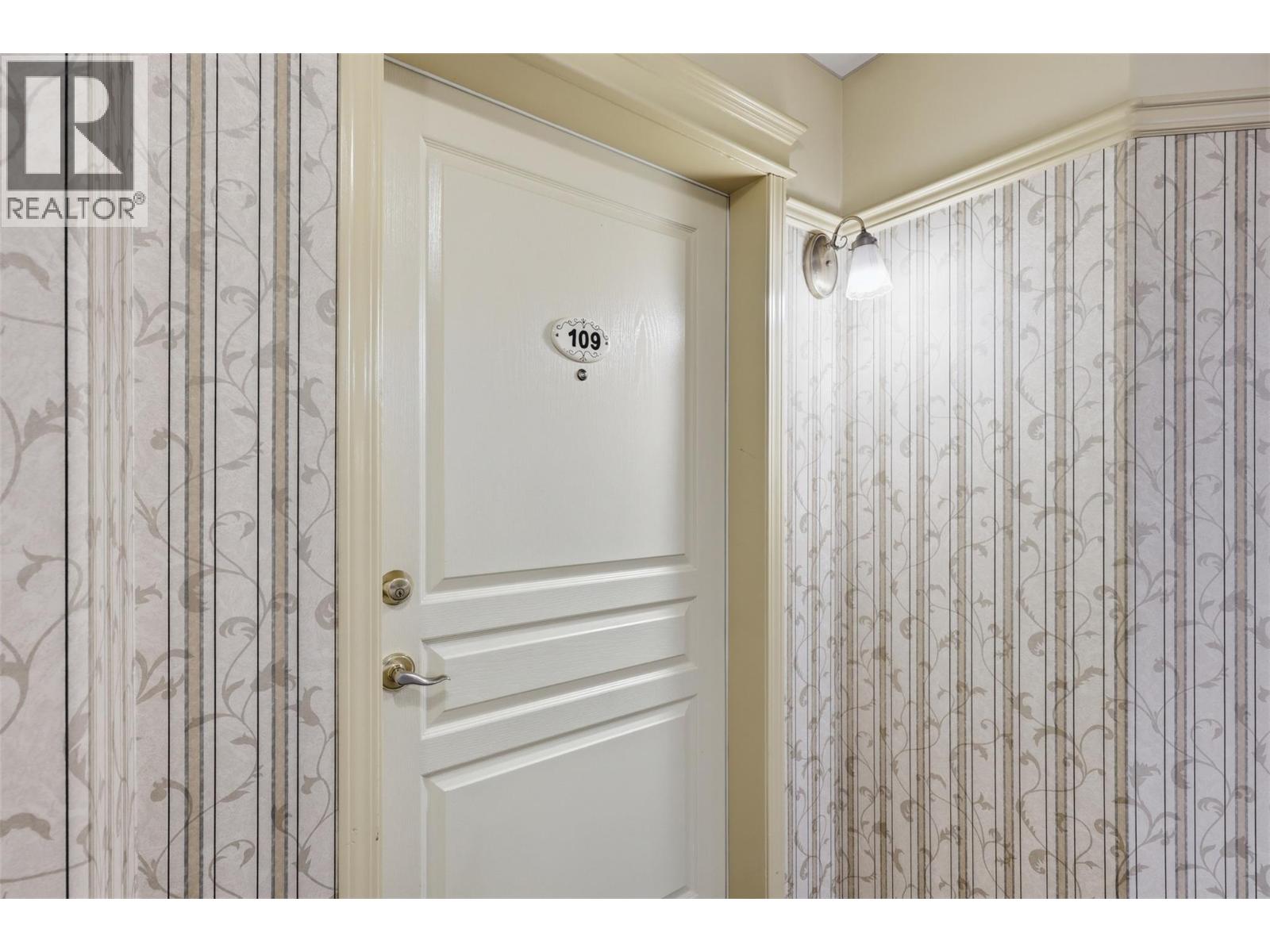 #109 510 LORNE Street - 2