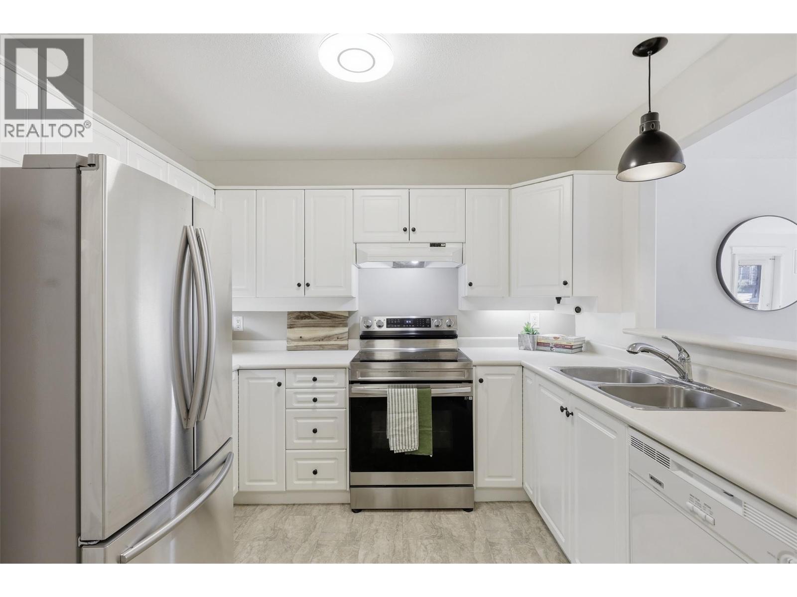 #109 510 LORNE Street - 5