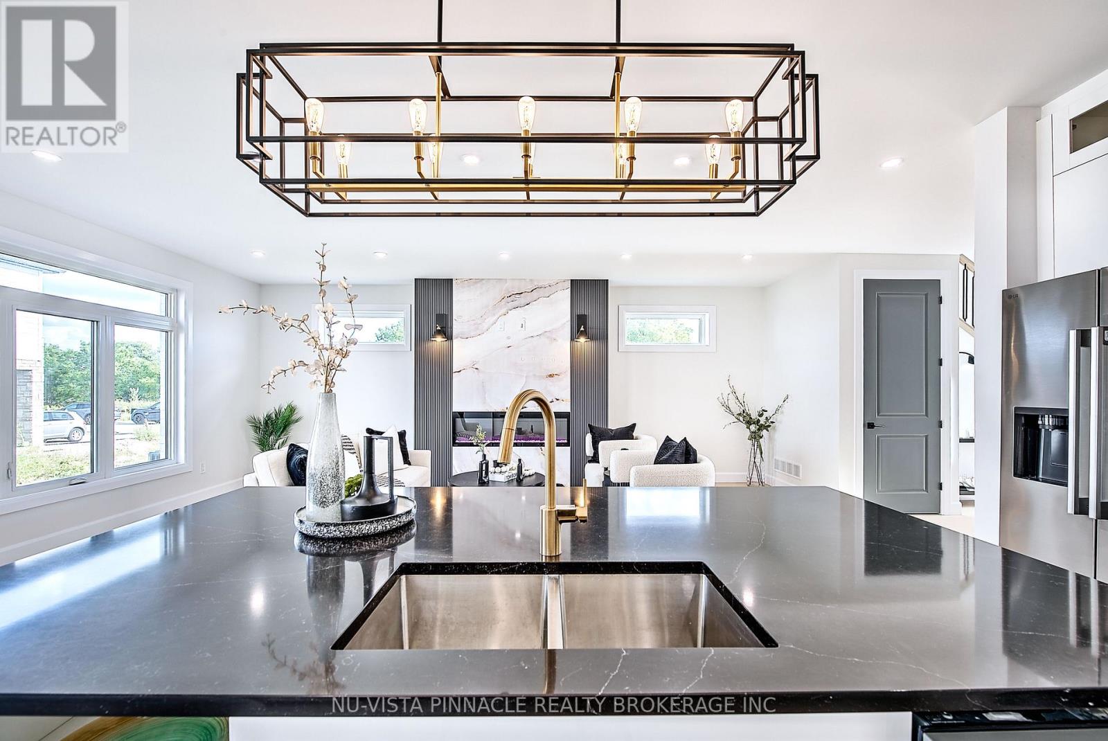 4248 LIBERTY CROSS - 17