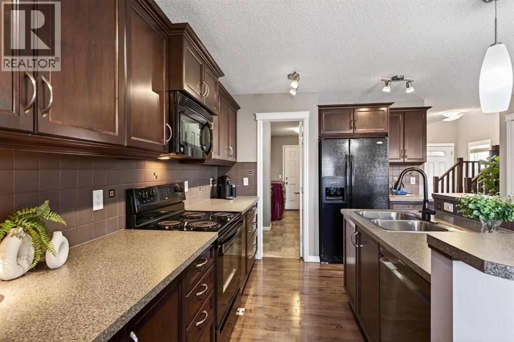 Single Family House for Sale in  Covecreek Place NE Coventry Hills Calgary 