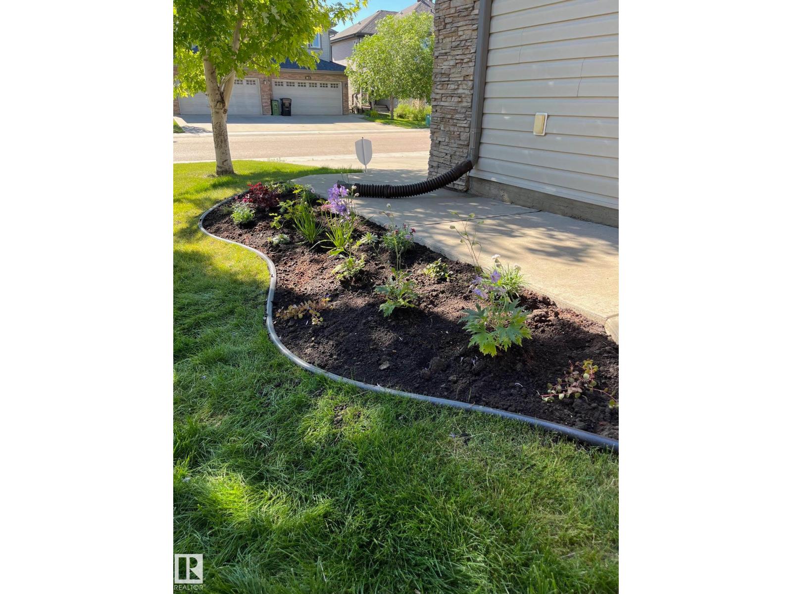 2057 69A ST SW, Edmonton