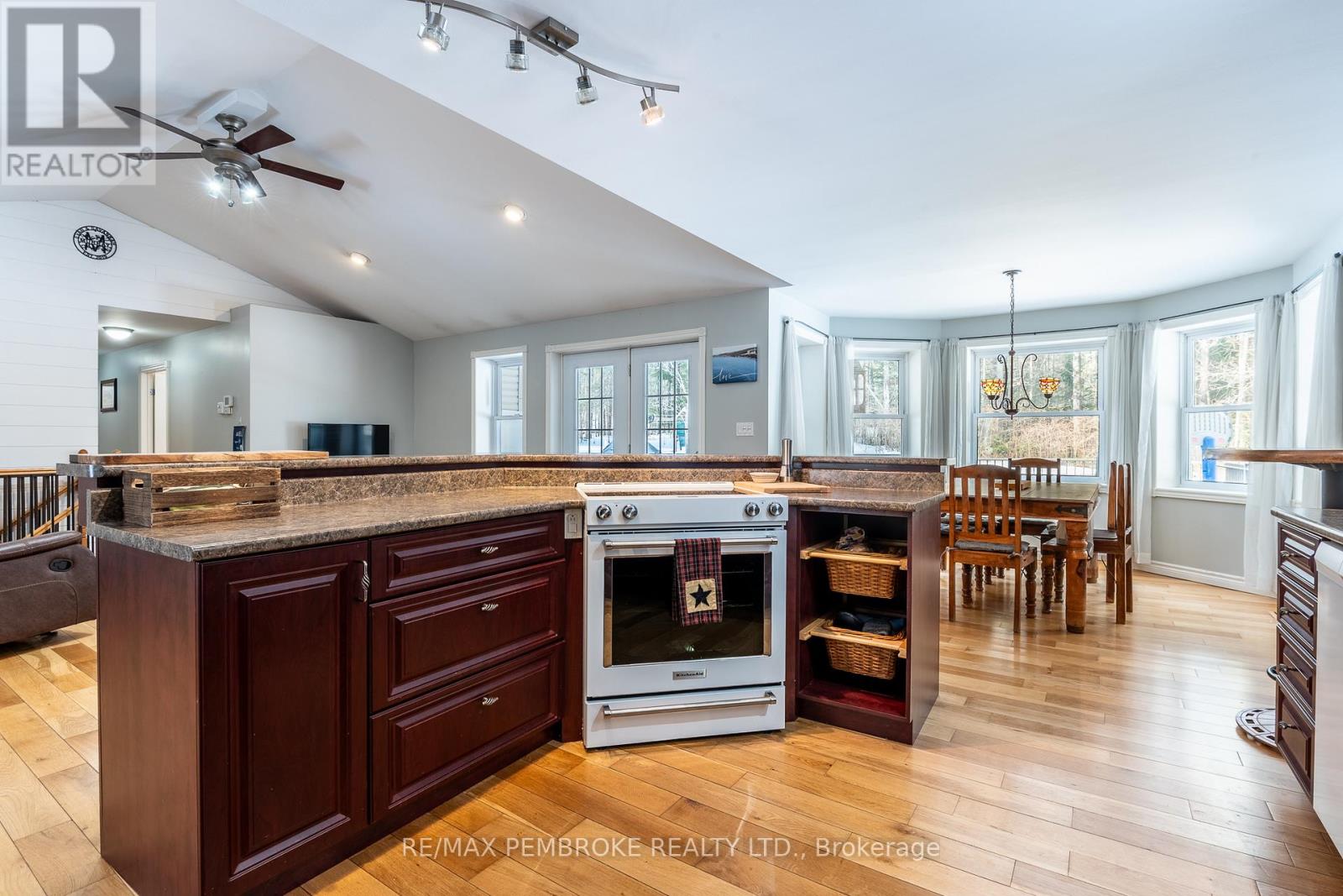 226 EICHSTAEDT ROAD - 20