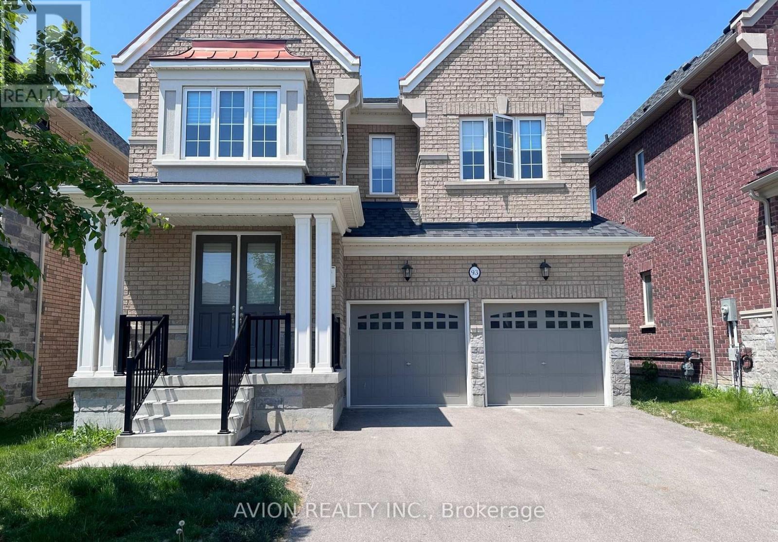 93 FOREST EDGE CRESCENT