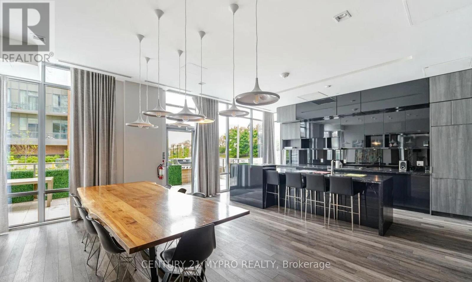 312 - 52 FOREST MANOR ROAD