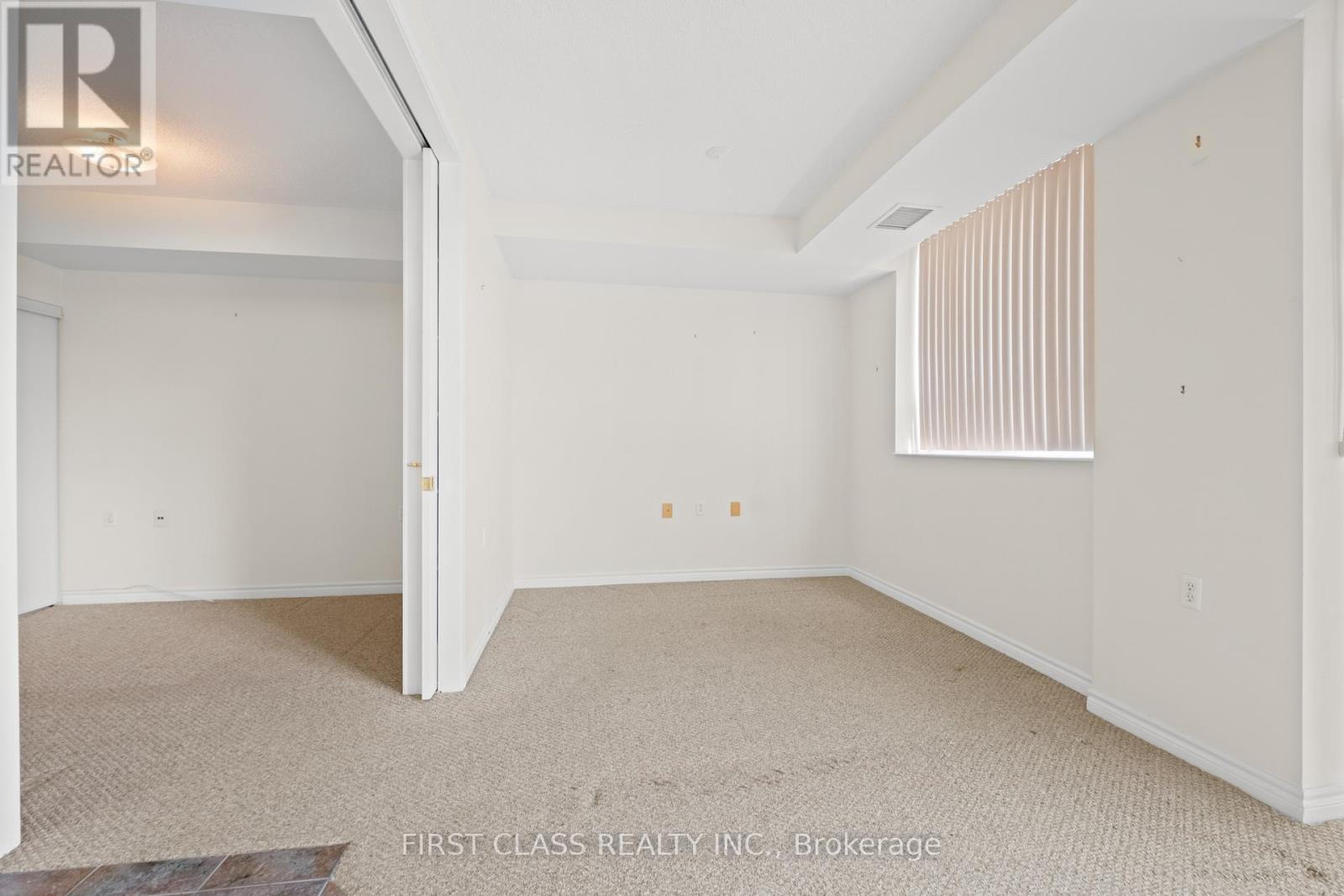 #905 200 BURNHAMTHORPE ROAD E - 16