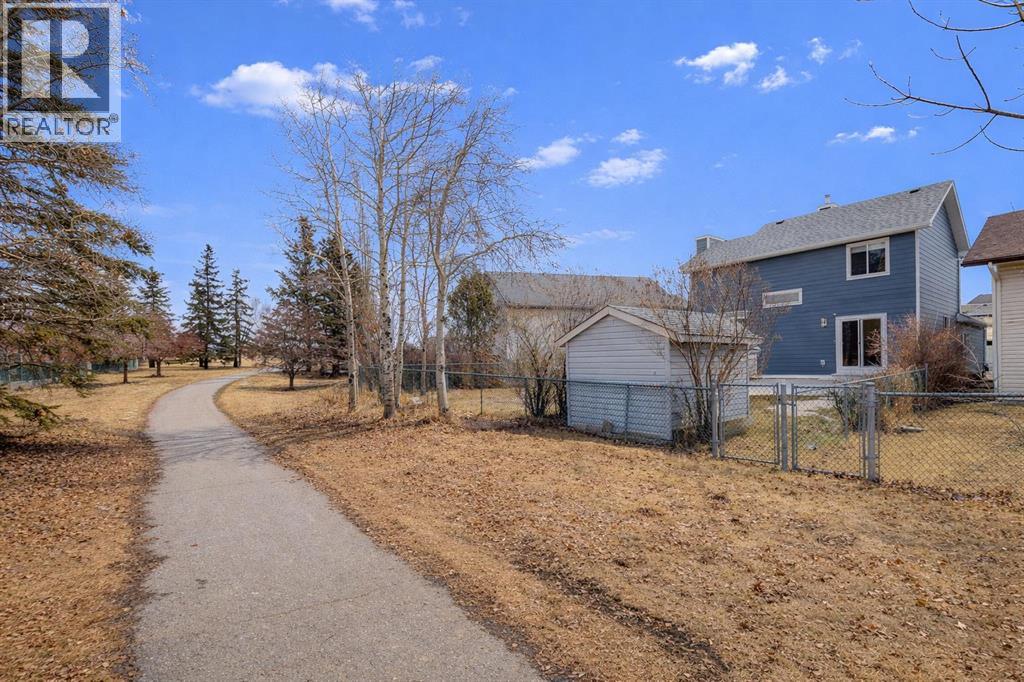 Single Family House for Sale in  Coverdale Court NE Coventry Hills Calgary 