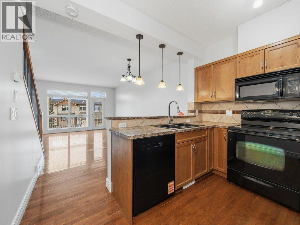 Single Family House for Sale in   Rockyledge View NW Rocky Ridge Calgary 