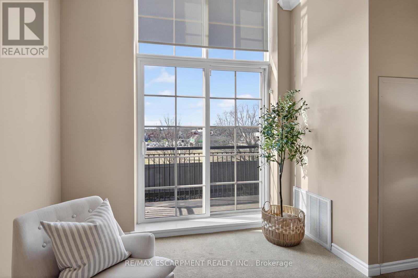 #320 262 DUNDAS STREET E - 21