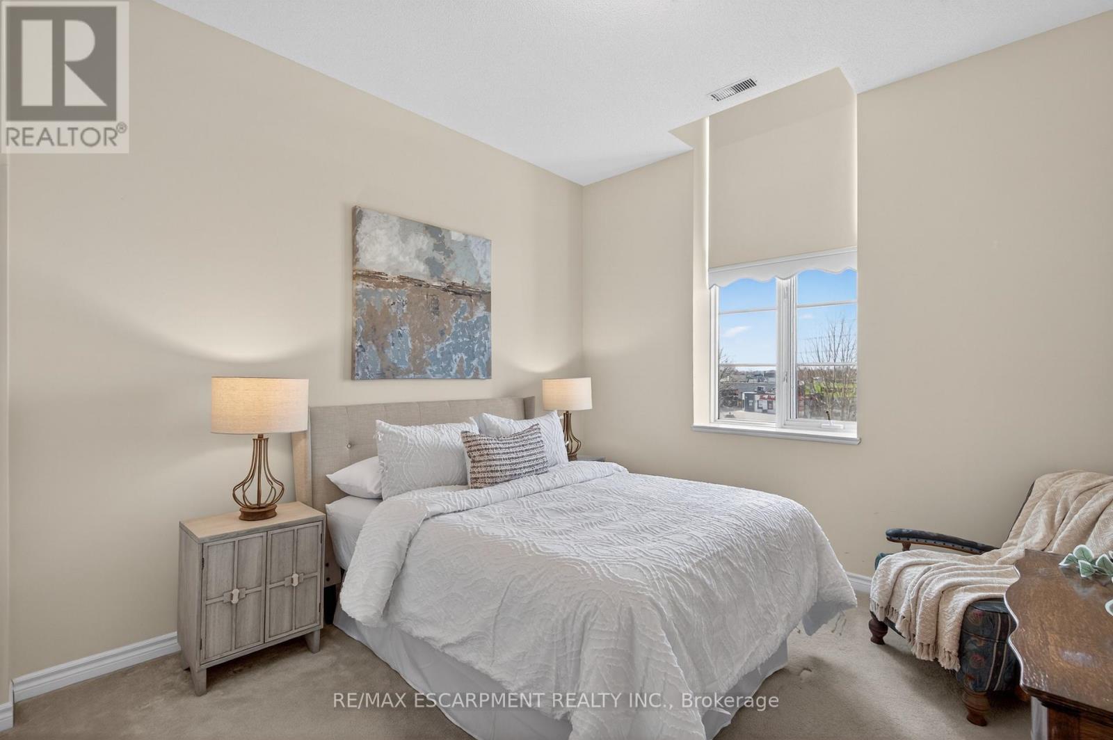 #320 262 DUNDAS STREET E - 22