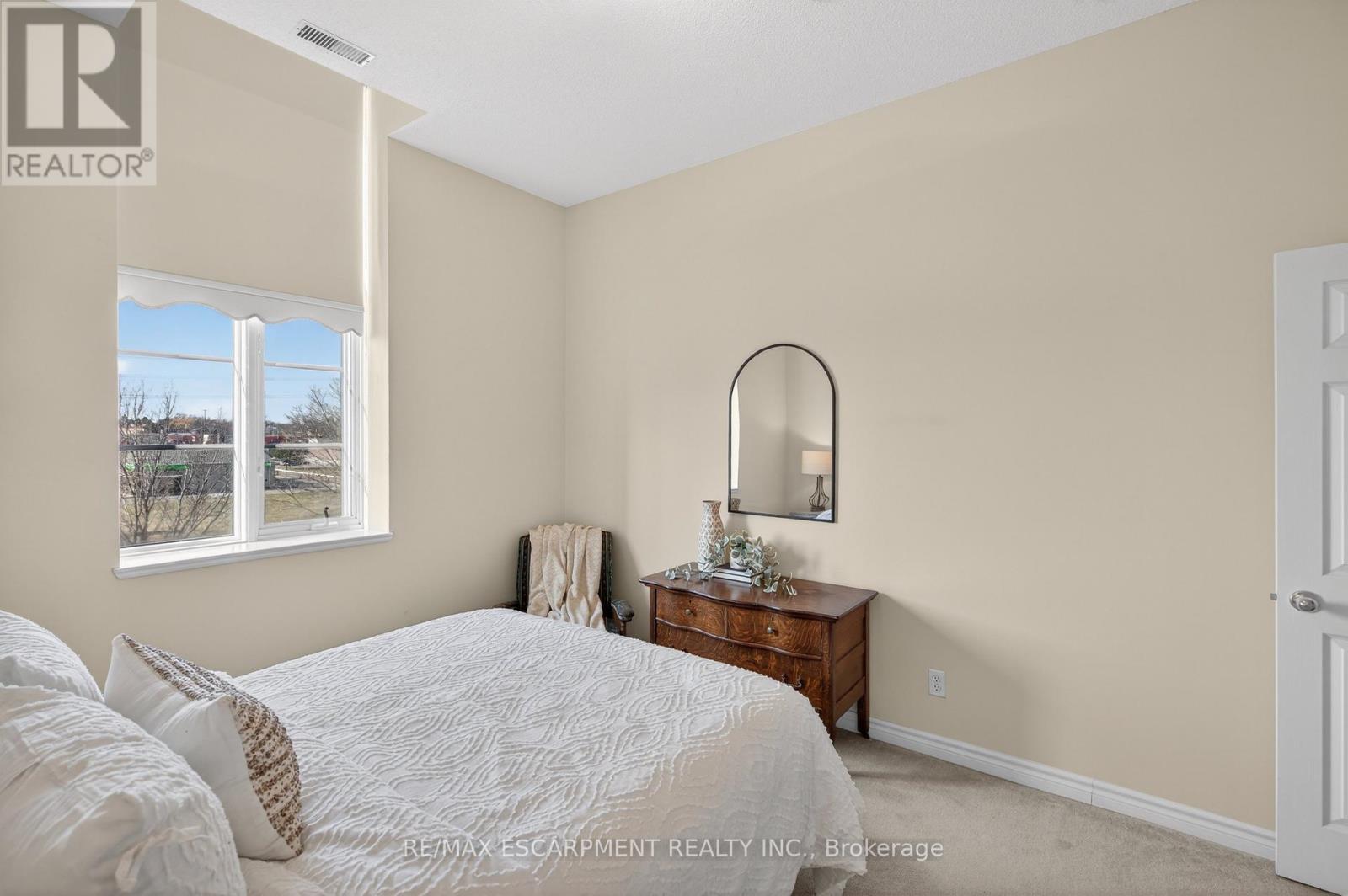 #320 262 DUNDAS STREET E - 23