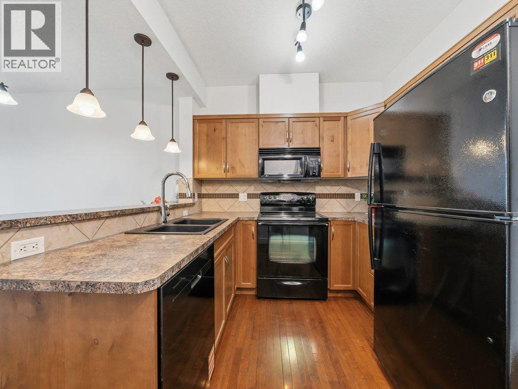 Single Family House for Sale in   Rockyledge View NW Rocky Ridge Calgary 