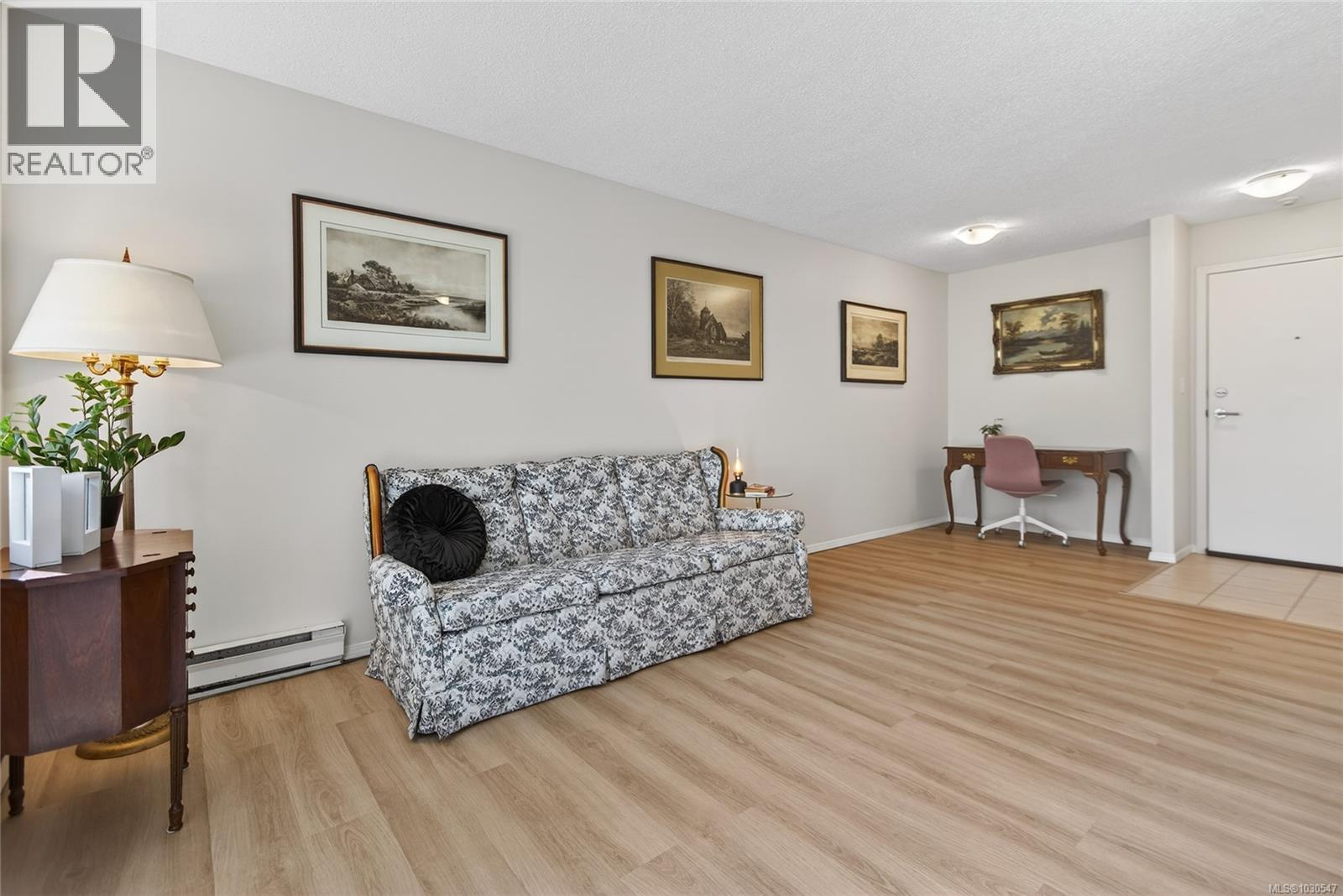 #102C 698 ASPEN RD - 4