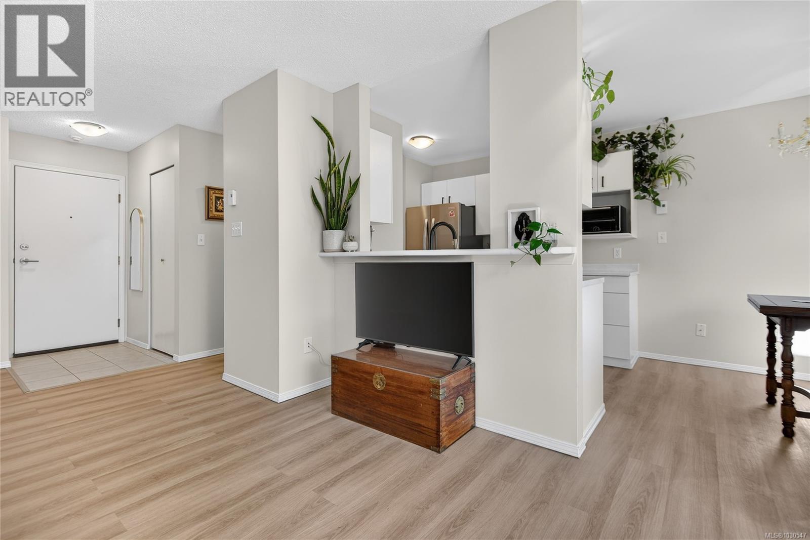 #102C 698 ASPEN RD - 6