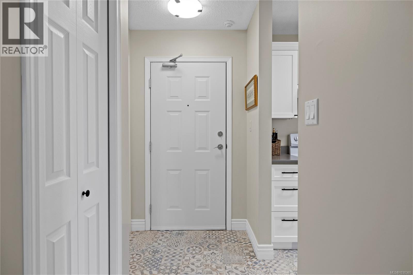 207 273 Moilliet St S, Parksville