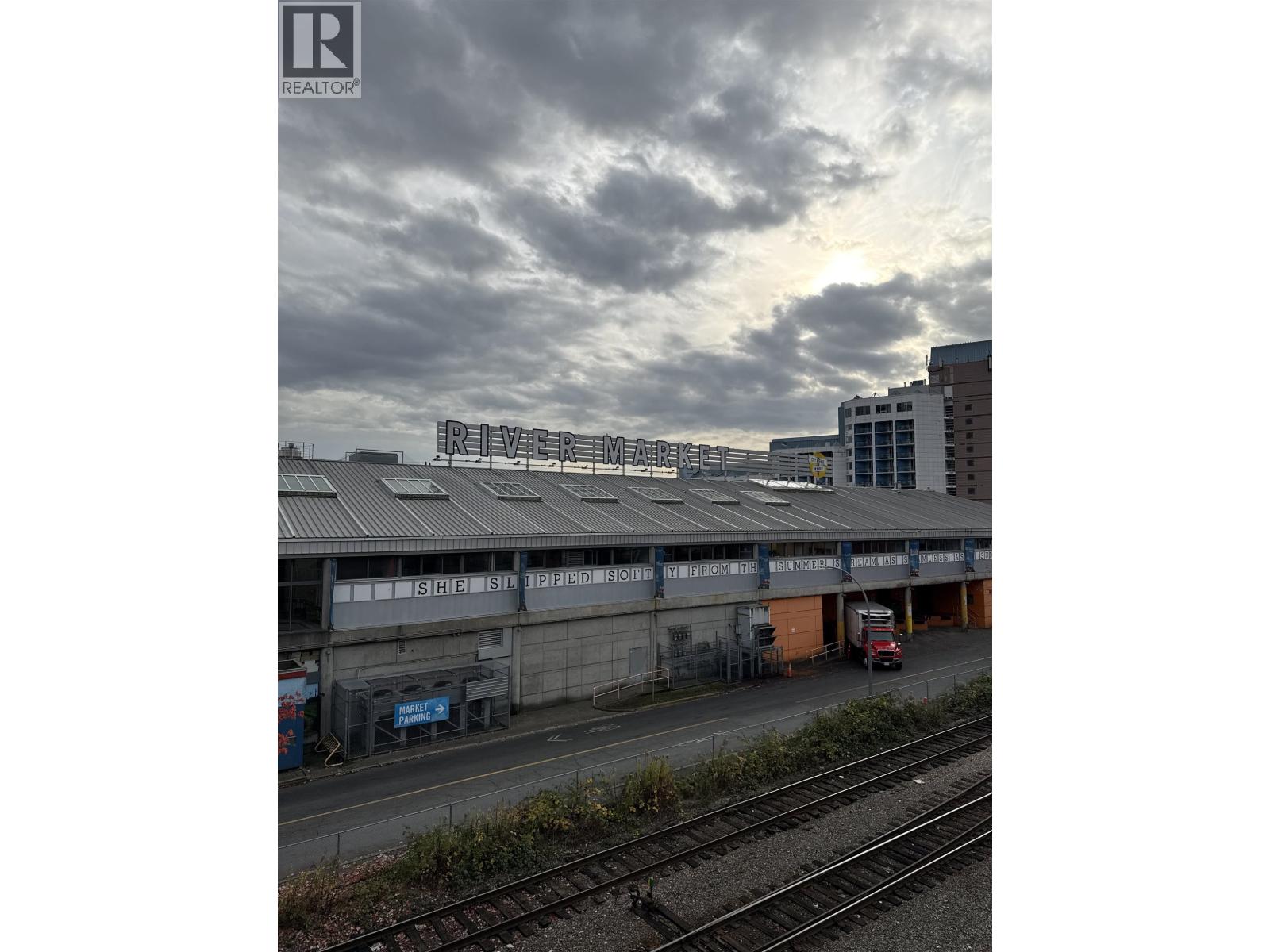 1701 15 E ROYAL AVENUE, New Westminster