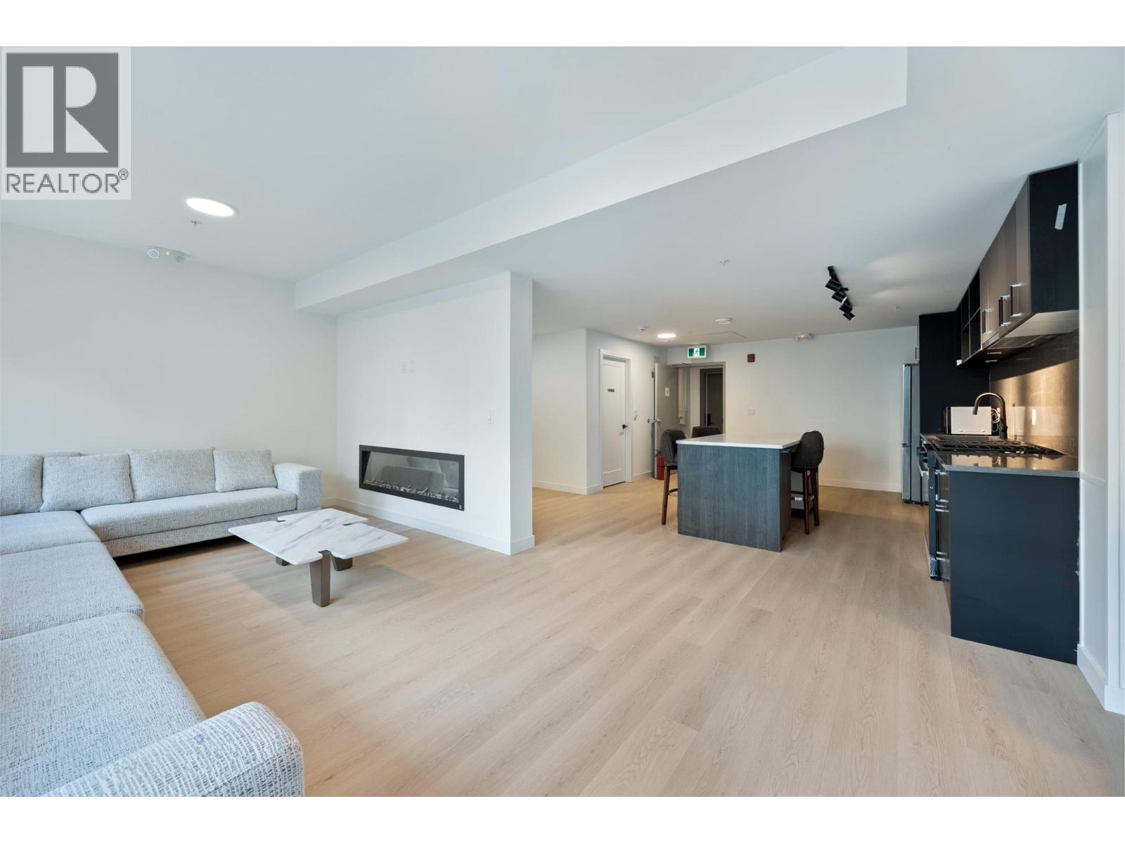 406 2002 ST. GEORGE STREET, Port Moody