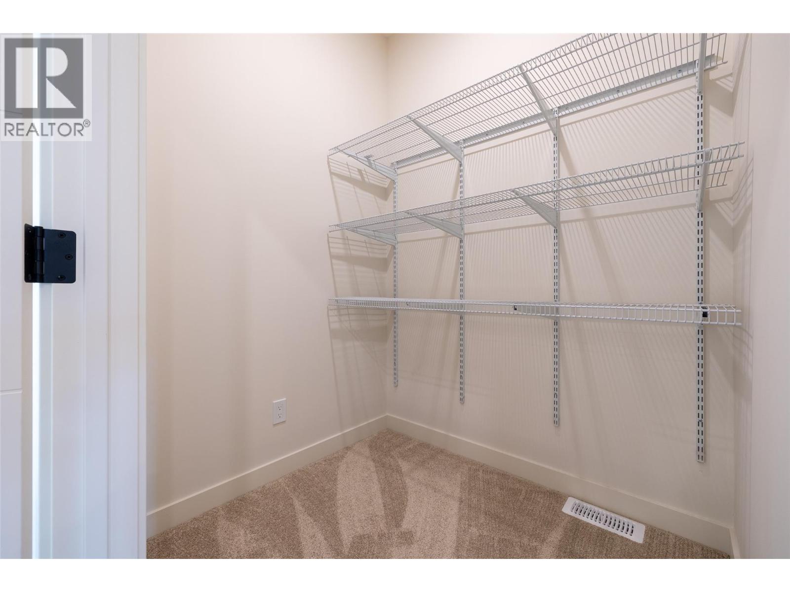 #402 800 RIVERSIDE WAY - 21