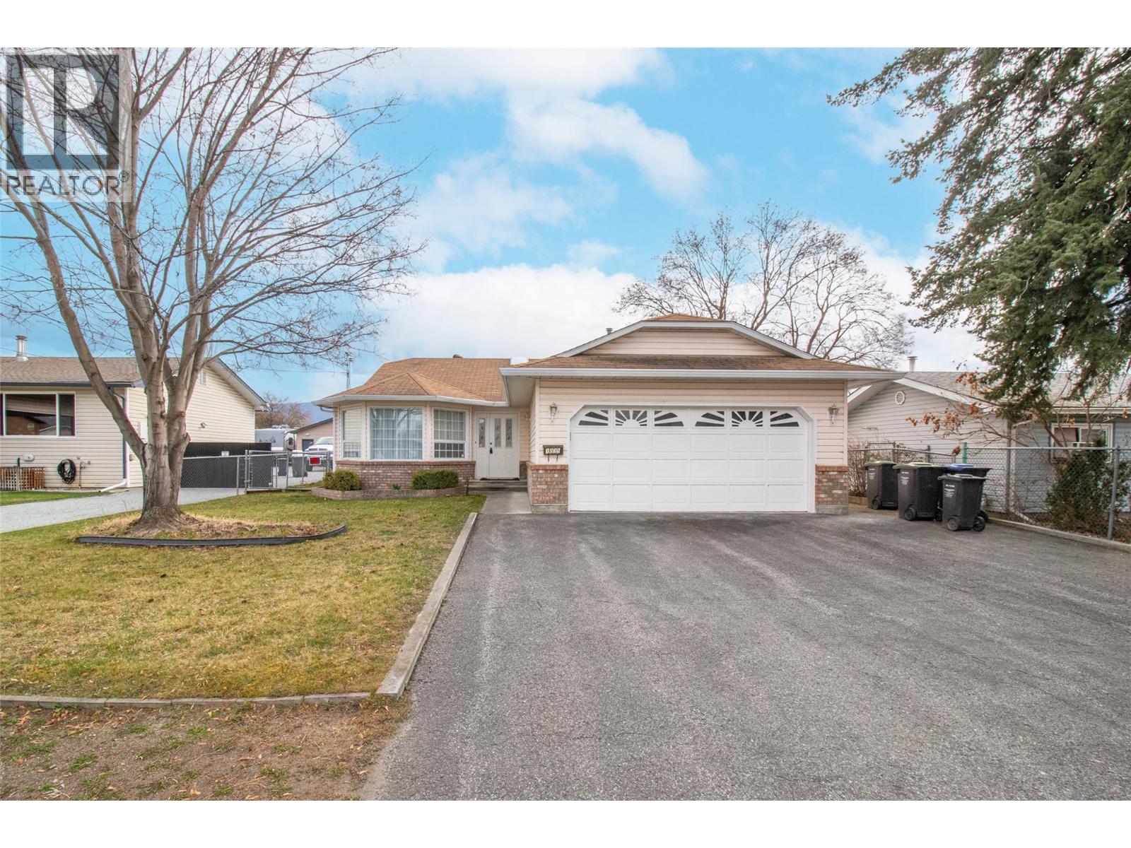 1035 Tataryn Road - 1