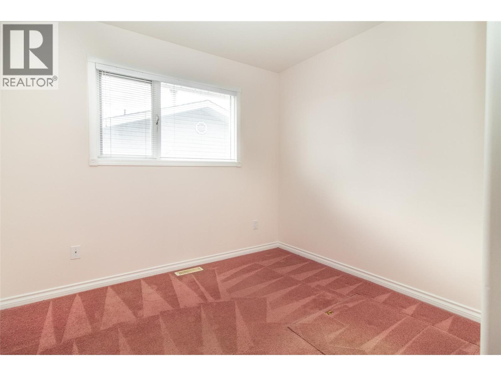 1035 Tataryn Road - 10