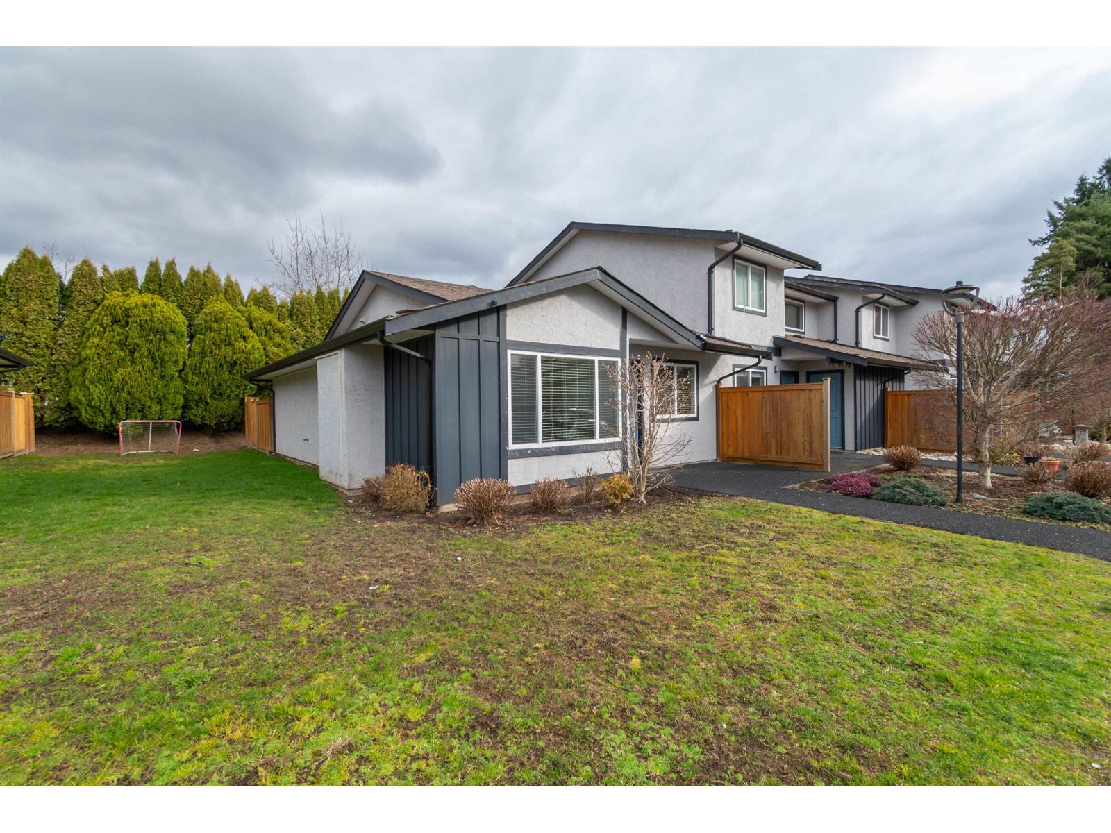 10 45927 LEWIS AVENUE, Chilliwack Proper West, Chilliwack