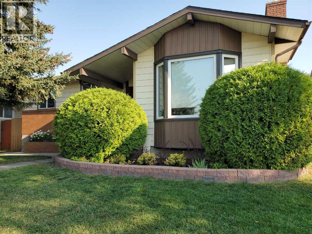 Single Family House Bungalow for Sale in  Rundlehill Road NE Rundle Calgary 