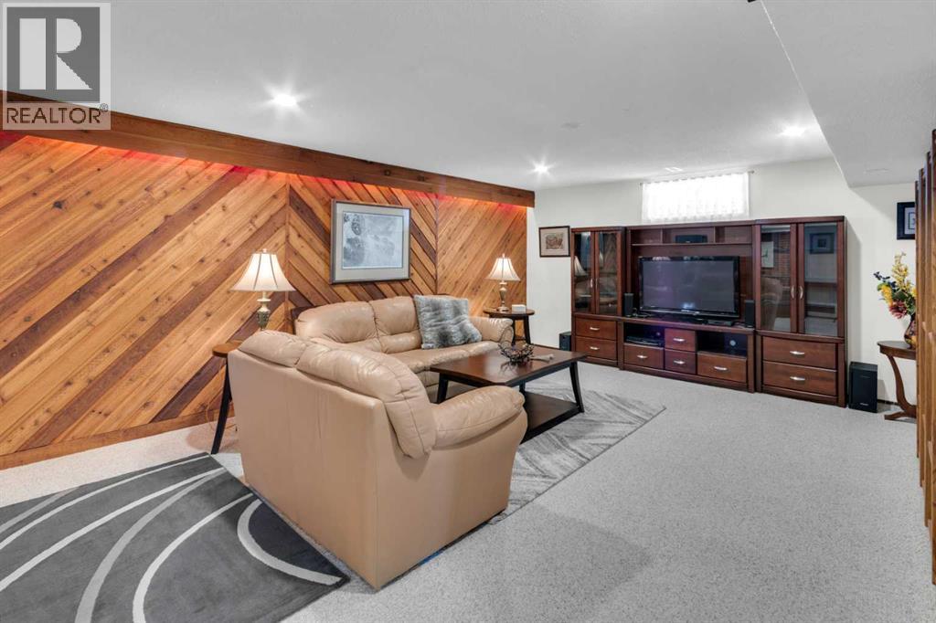 Single Family House Bungalow for Sale in  Rundlehill Road NE Rundle Calgary 