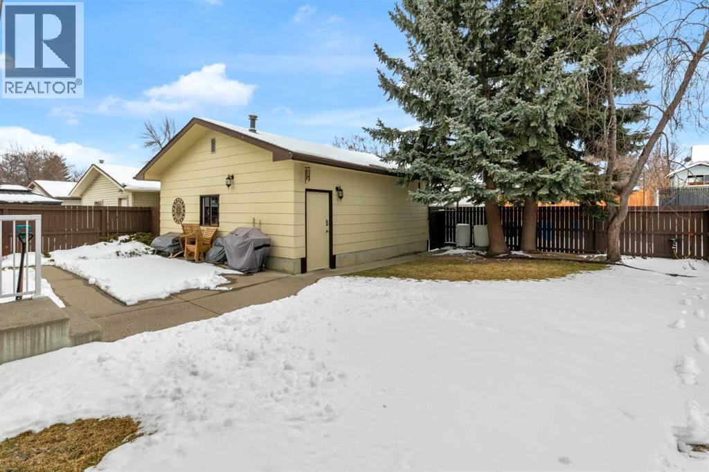 Single Family House Bungalow for Sale in  Rundlehill Road NE Rundle Calgary 