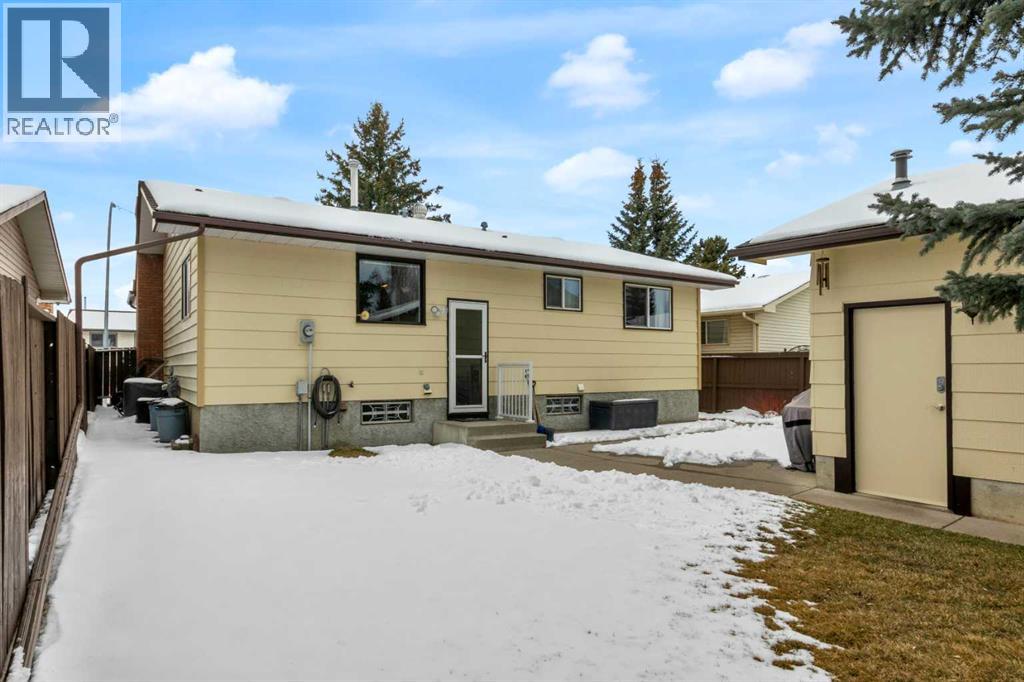 Single Family House Bungalow for Sale in  Rundlehill Road NE Rundle Calgary 