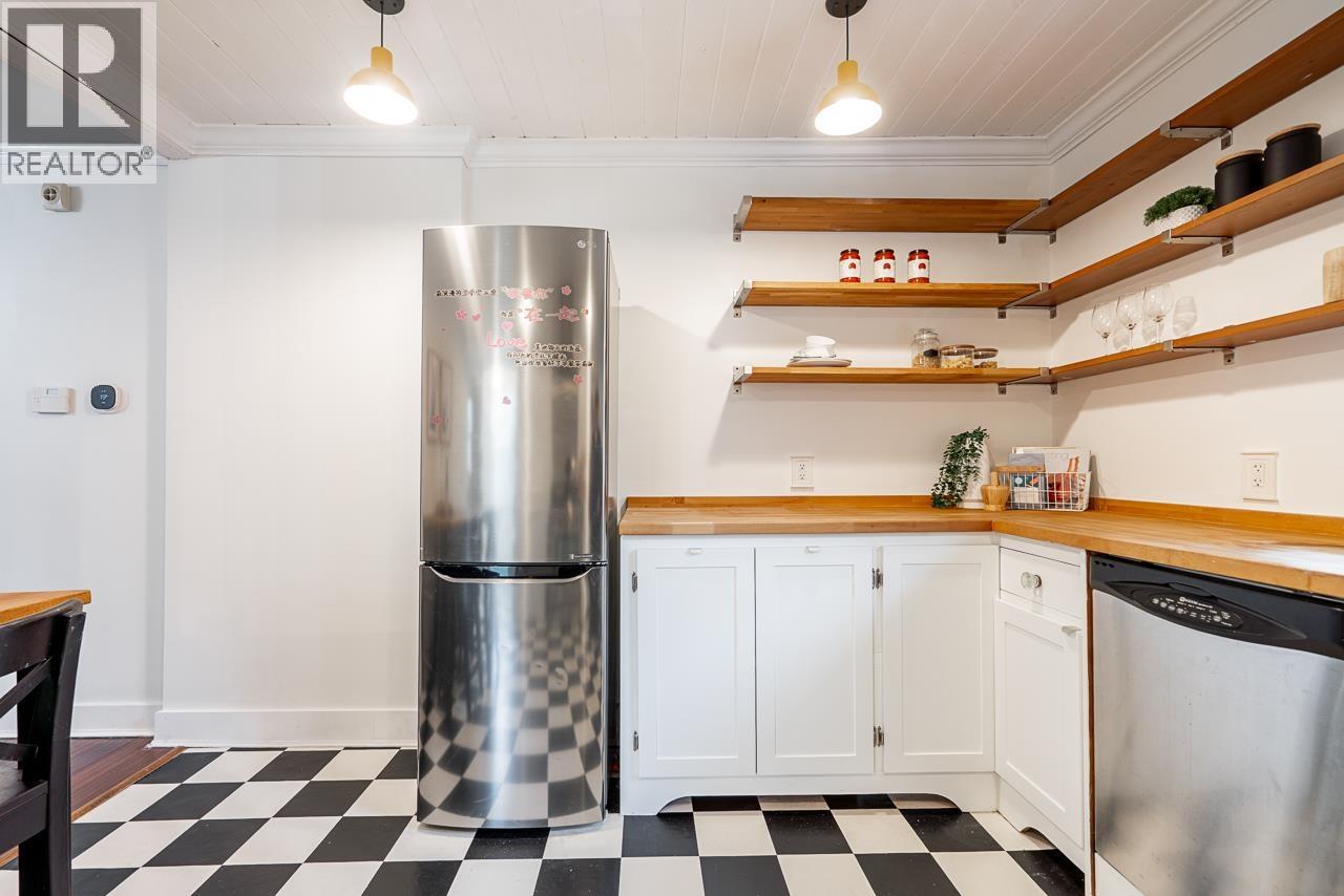 202 SEVENTH STREET, New Westminster