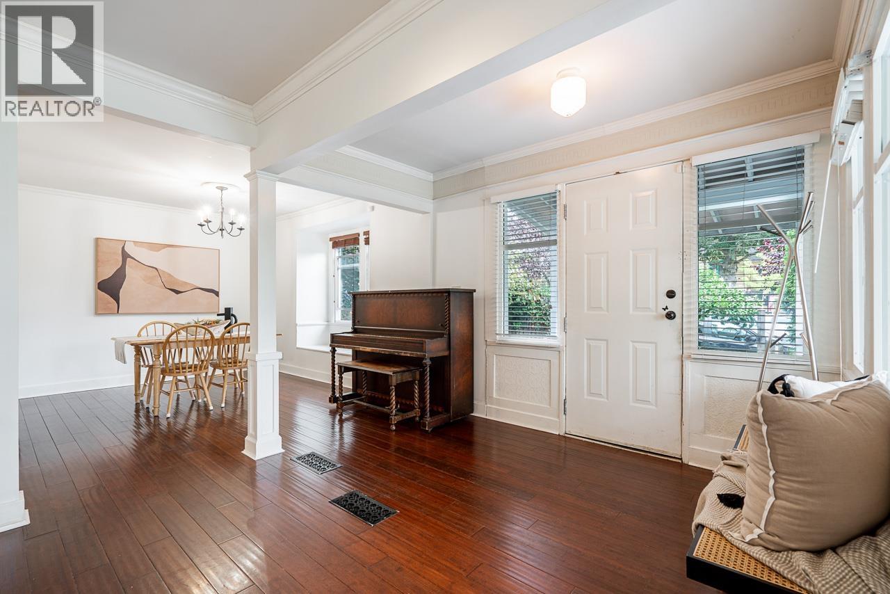 202 SEVENTH STREET, New Westminster