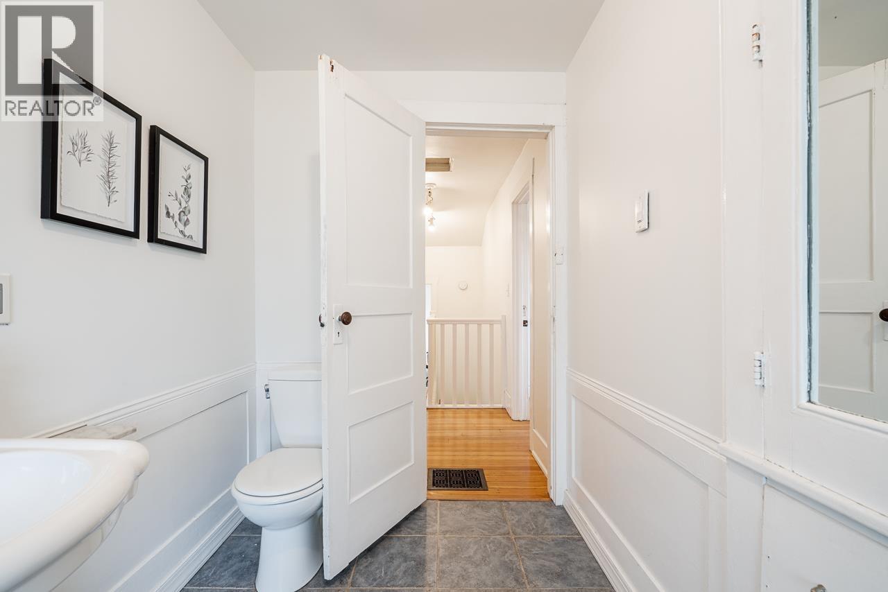 202 SEVENTH STREET, New Westminster