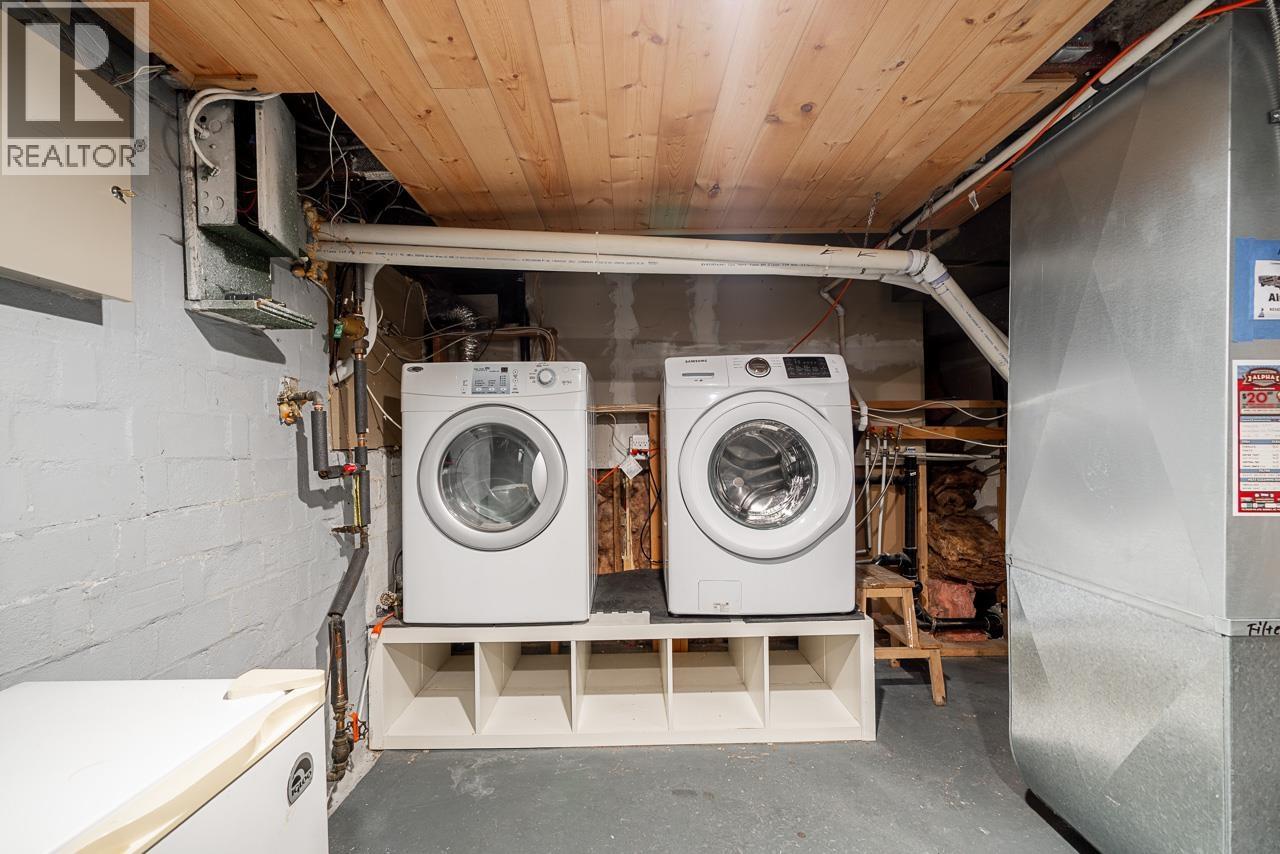 202 SEVENTH STREET, New Westminster